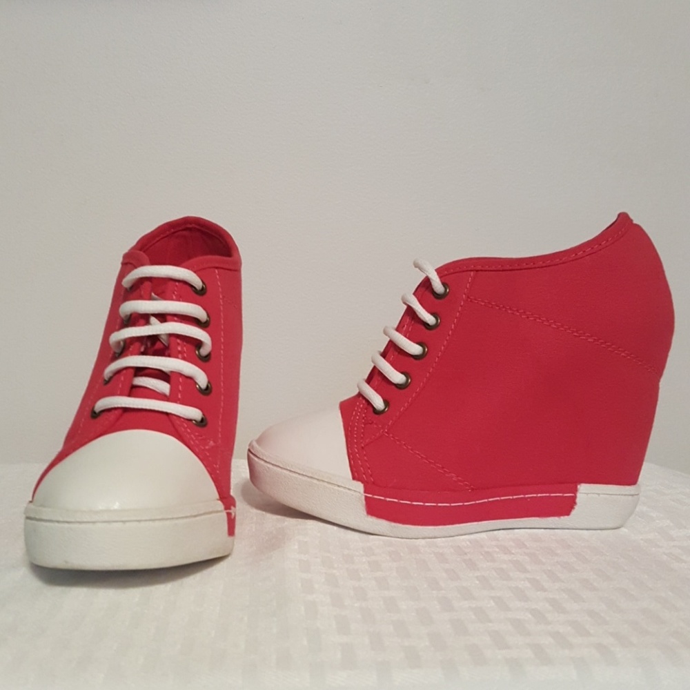 !!SUMMER SALE!! Pink wedge sneaker